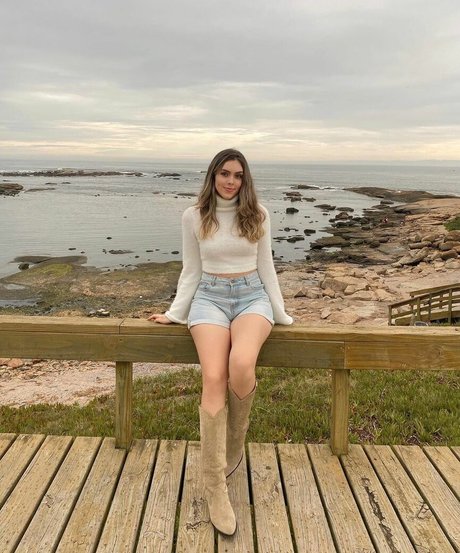 Olivia Herdt nackt kunst galerie