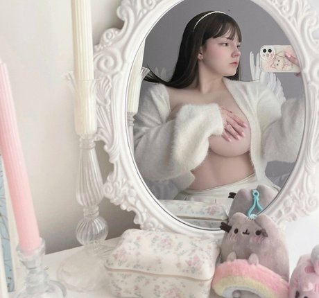 Emixomiu schauspielerin exklusive bilder