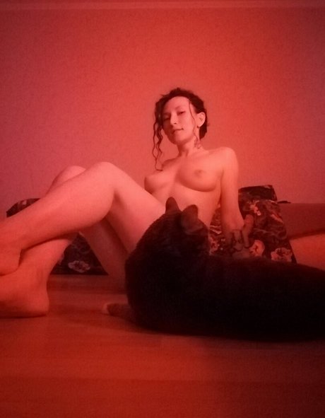 Olya Holmes erwachsene pornographische galerien