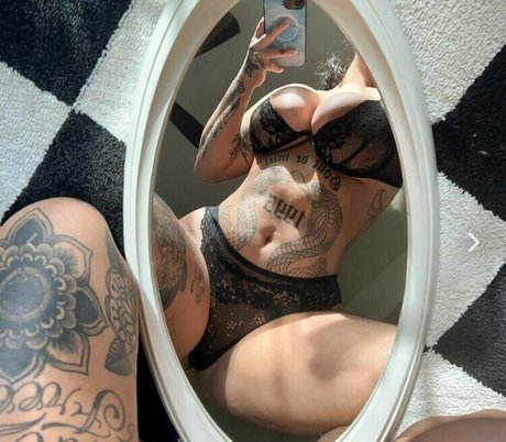 shemale sperma im mund onlyfans hd freie bilder
