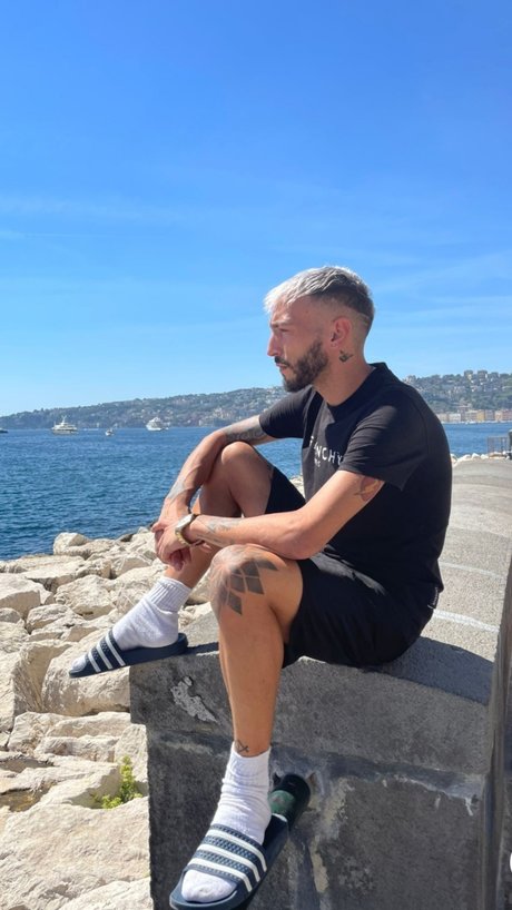 CArroZZONE erotische schöne foto