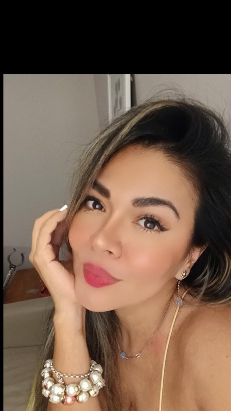 YuveCute schauspielerin heiße bilder