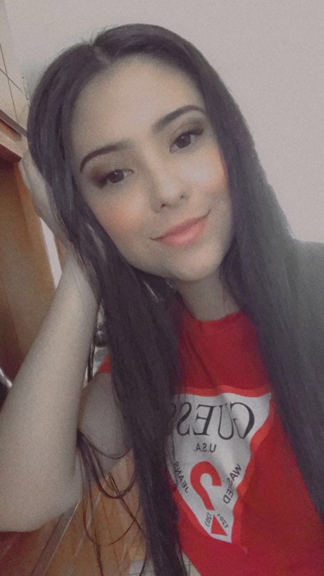 vollbusige milf onlyfans sexy nette bild