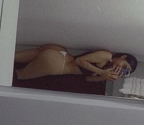 chica ardiente_ heiße hübsche bild