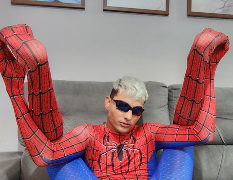 promi-free-onlyfans sexy top bild