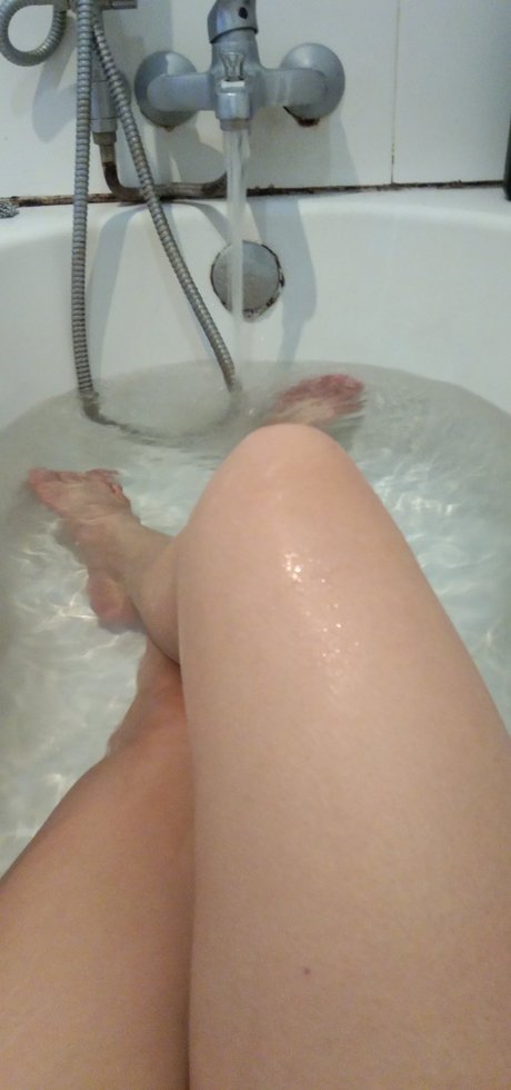 Bee Bee model xxx foto