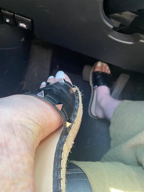 ToeRaeMe model porno galerie