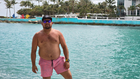 Nestor Martinez porno akt galerie