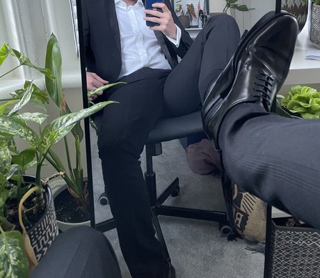 ebenholz-teen-onlyfans heiße top bild