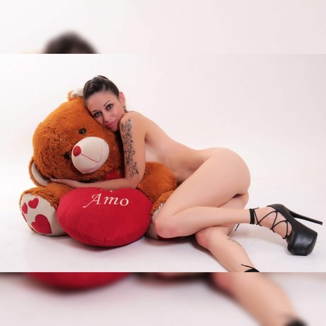 Romi babyy pornostar nackten foto