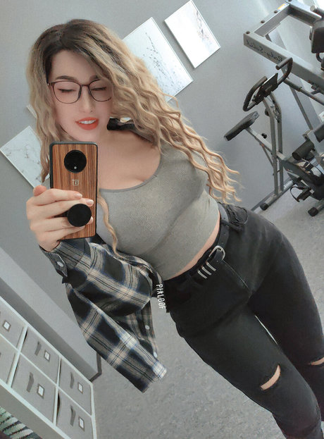 vollbusige asiatische onlyfans nackt sexy galerie