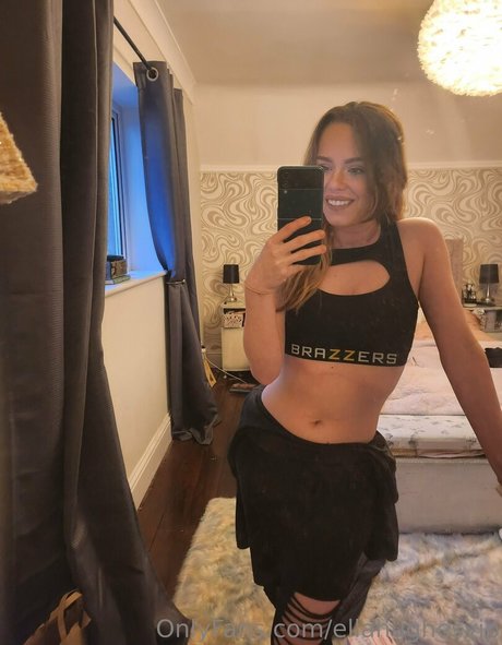 Ella Hughes model pornographische galerien