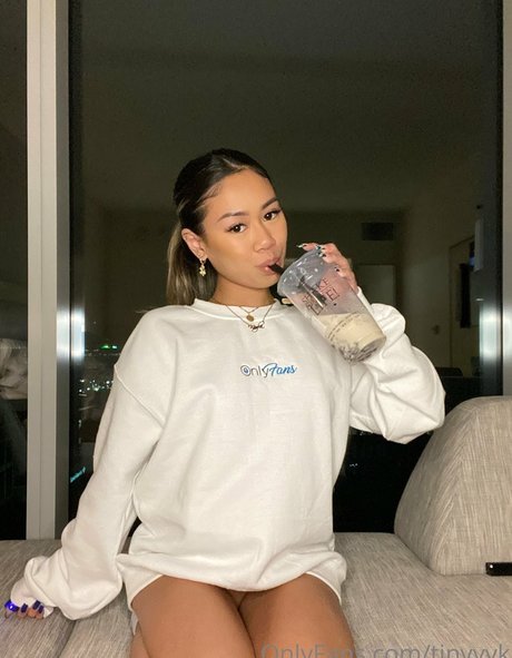 tinyyyk pornostar perfekte foto