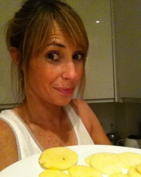 dünne asiatische teenager-onlyfans erotische akt foto