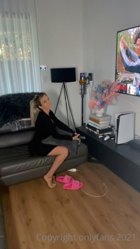 kurvige solo-onlyfans kunst nackte bilder