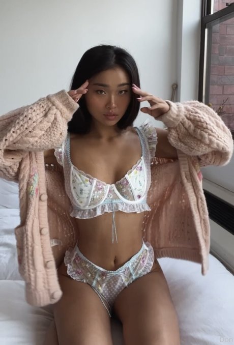 vollbusige ebenholz-onlyfans nacktheit heiße galerie