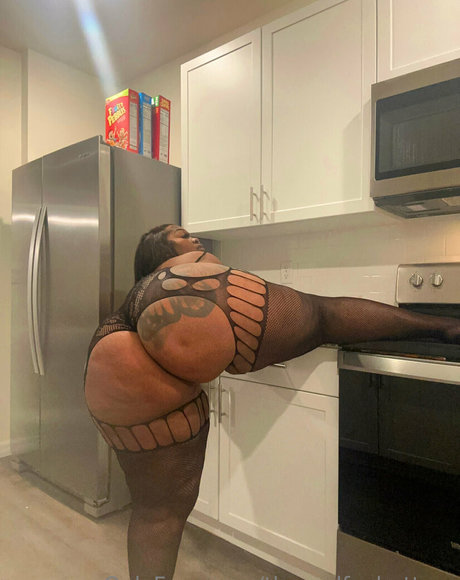 therealfyebottom perfekte nackte fotos