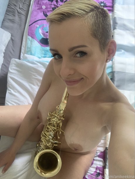 Anike Ekina hübsche top archiv