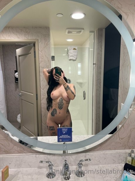 Stella Brooks kunst erotische galerien