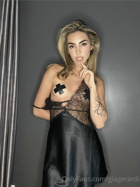 Giagerardi perfekte erotische foto