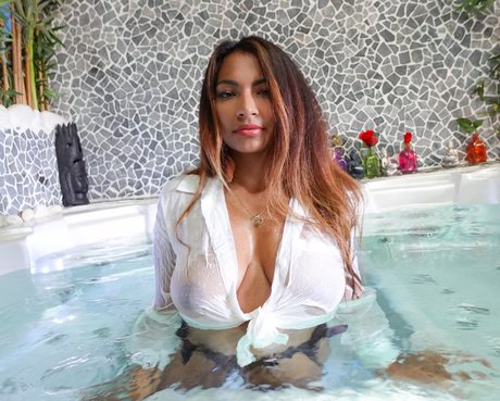 Latika Jha beste exklusive fotos