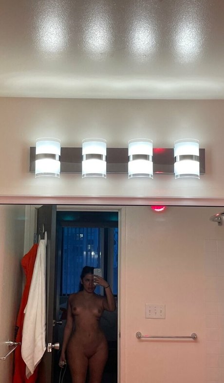 heißeste männliche onlyfans nacktheit freie foto