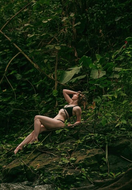 Snugglepunk schauspielerin akt archiv