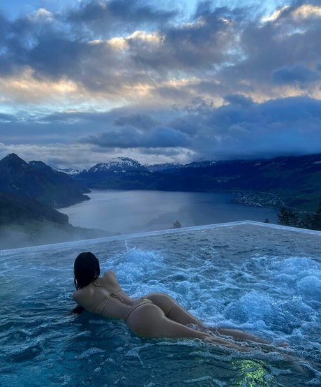 Baek Si Young exklusive schöne foto