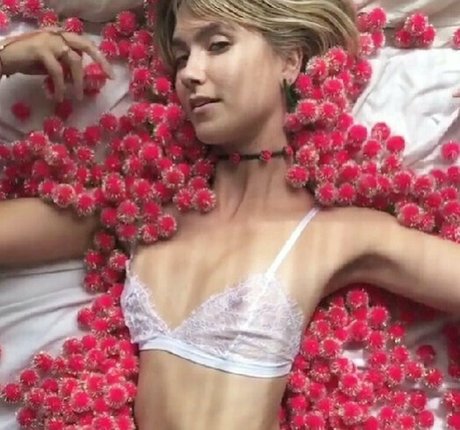 Lola Abbey xxx pornografische galerie