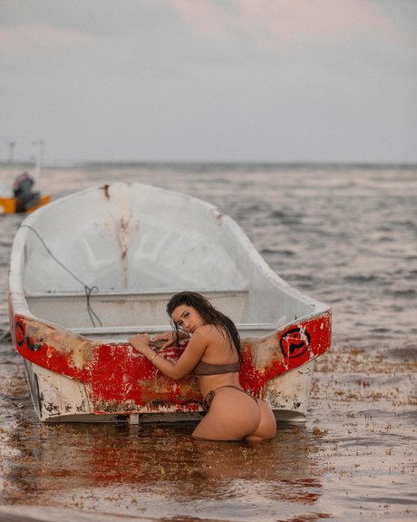 Jesenia Echeverria erwachsene beste bilder