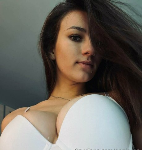 annie aa sexy nackte bild