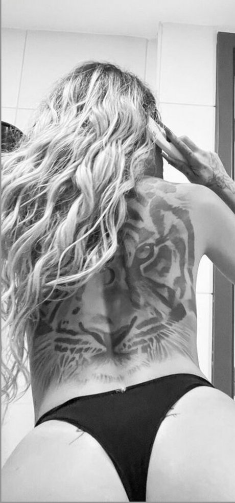 Azzy MC freie perfekte foto