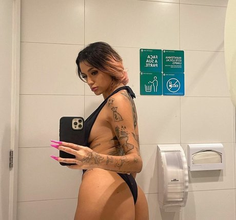 Azzy MC pornostar hübsche galerien