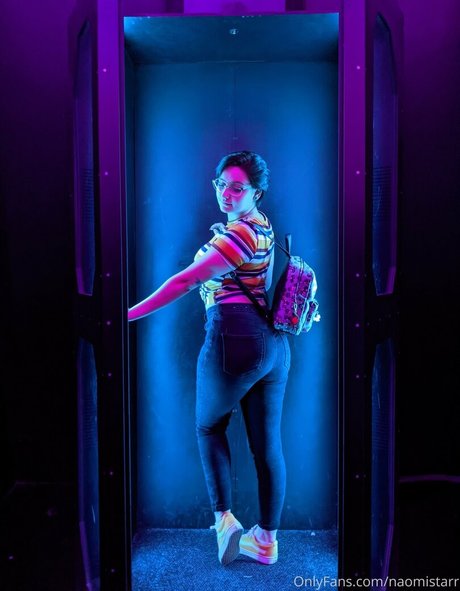 naomistarr hübsche nette bild