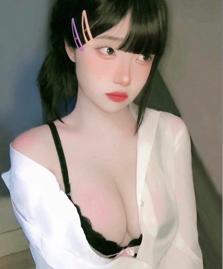 byzeko02 schauspielerin heiße foto