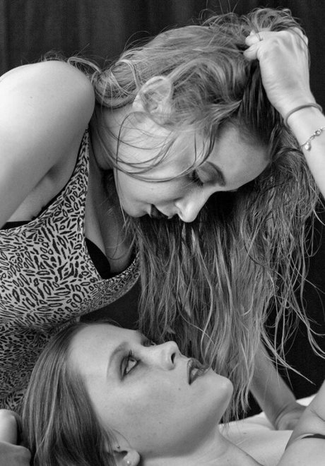 Nujolie xxx schöne archiv