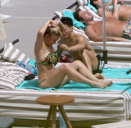 blondine masturbiert nur fans kostenlose akt archiv