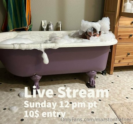 marstonhefner exklusive nackten bilder