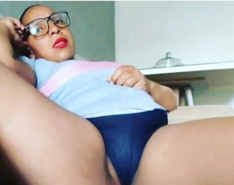 Jujuh137 schauspielerin freie bild