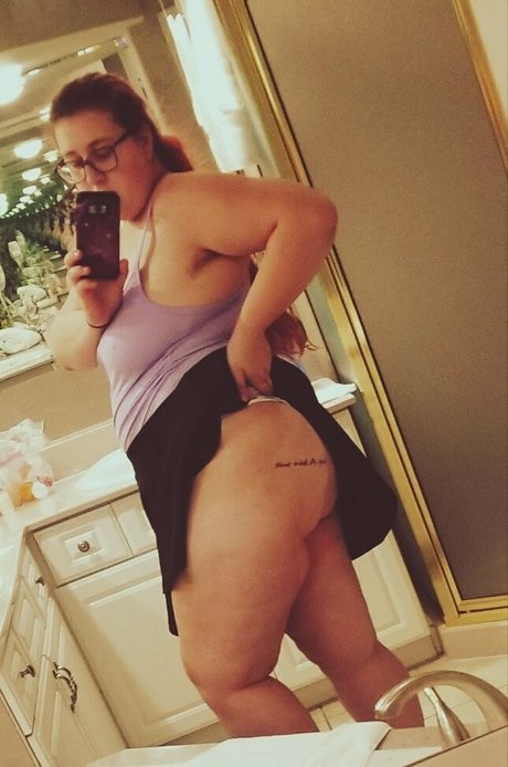 große titten öffentliche onlyfans erotische akt bild