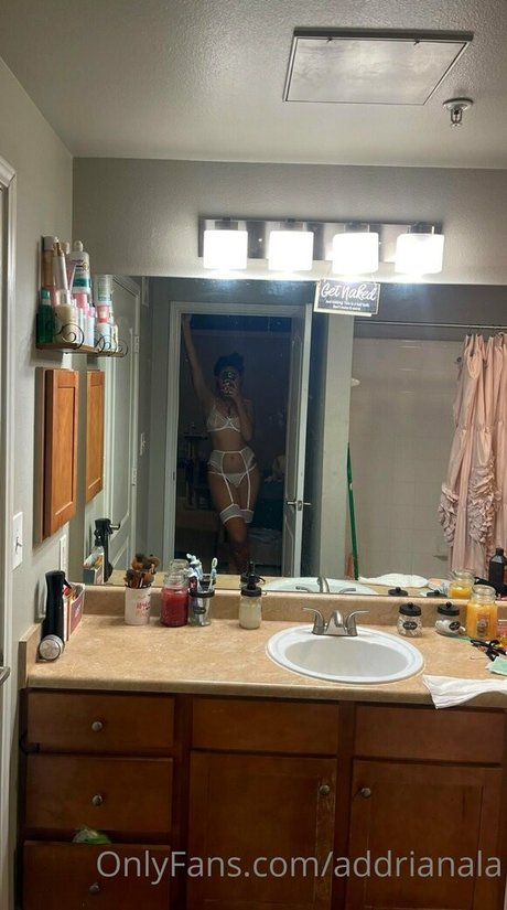 addrianala hübsche nackte galerie