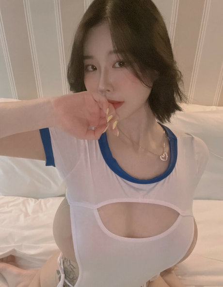 asiatisches teen solo onlyfans kunst nackten bilder