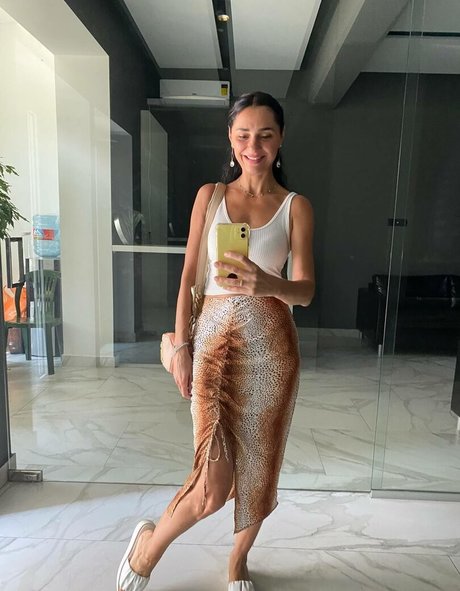 yladoyla schauspielerin nette fotos