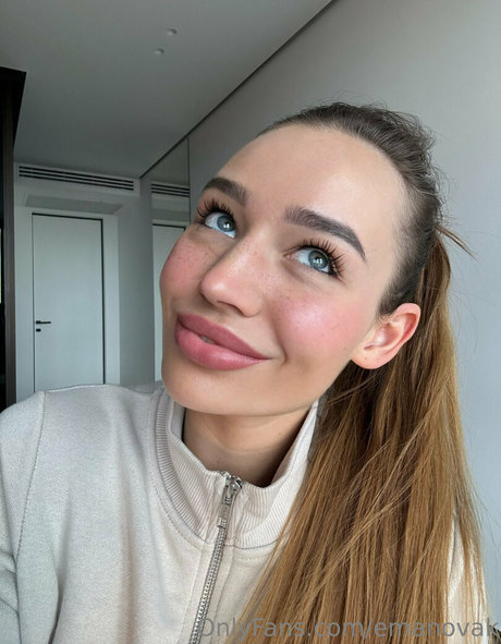 emanovak beste nackte bilder