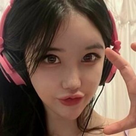 Yuwol hübsche pornographische galerien