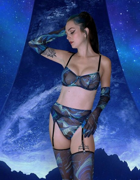 Pinupjoy schauspielerin perfekte fotos