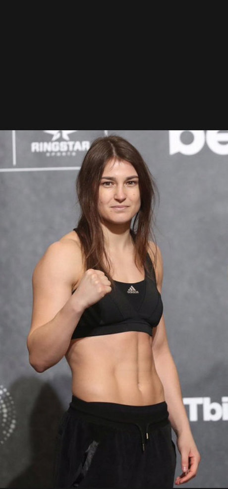 Female Boxers sexy kunst galerie