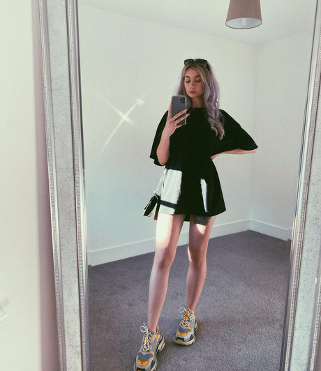 sxphieefree model nackten bild