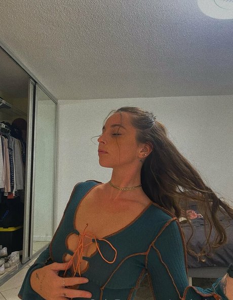 Ashley Aoky sexy nackt foto