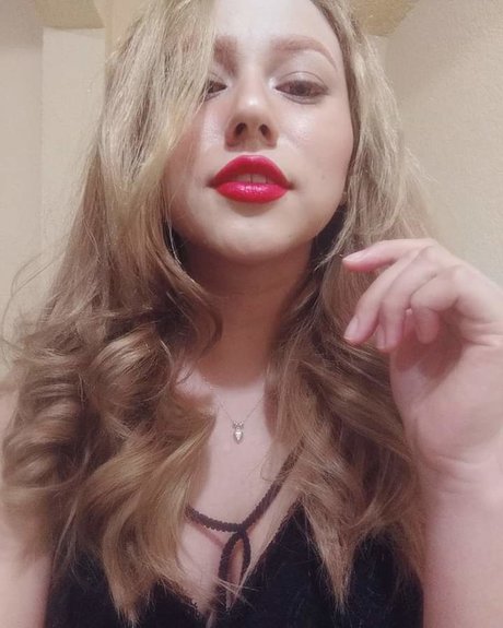 Sofia Sunshine_ nackt kunst bild